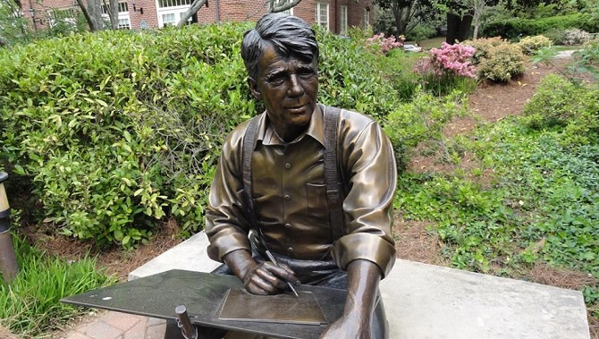 A Beacon in the Darkness: The Poetics and Poetry of Robert Frost