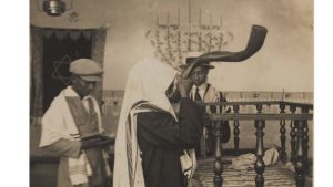 A Rosh Hashanah Poem on the Blowing of the Shofar, by Margaret Coats 3 A Rosh Hashanah Poem on the Blowing of the Shofar, by Margaret Coats