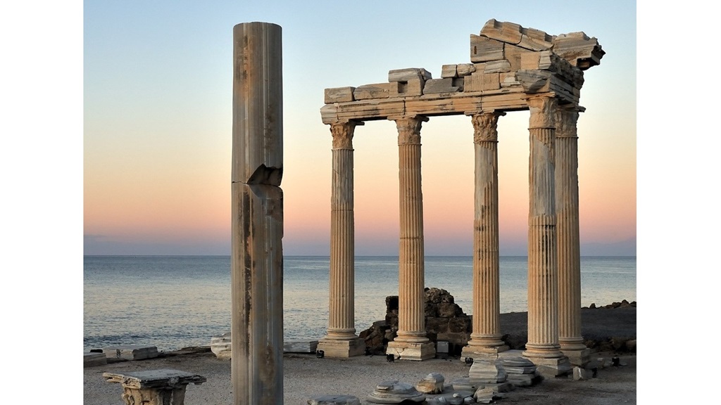 ‘Phoebus’: A Poem by L.M. Shearer