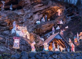 ‘Still, Still, Still’: A Translation and Musical Arrangement by James A. Tweedie