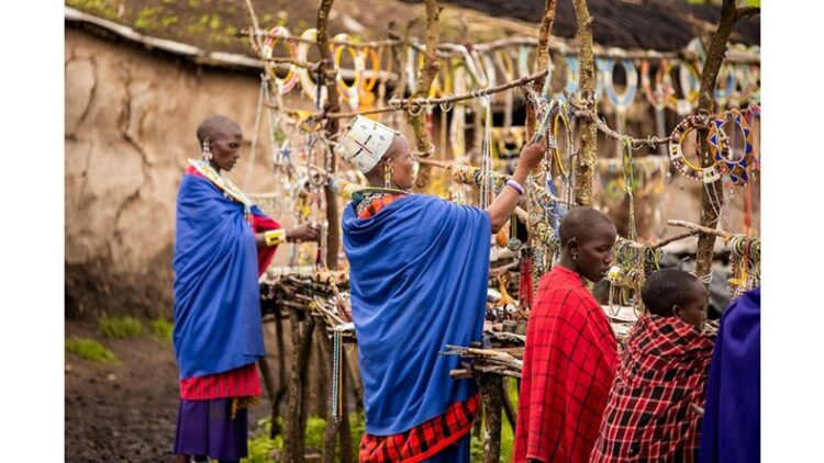 photo of the masai tribe in Tanzania shopping (public domain)