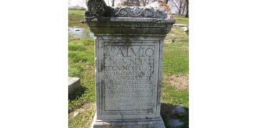 Catullus’s Poems 5 and 101, Translated by Mary Jane Myers