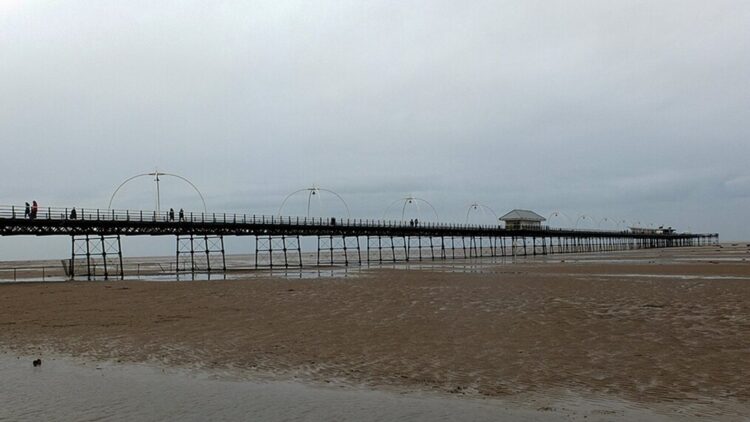 'The Estuary': A Poem by Jeff Eardley 1 the Southport Pier in the UK (public domain)