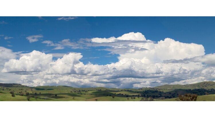 a photo of cumulus clouds (public domain)